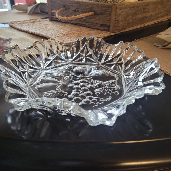 Beautiful Scalloped Edge Glass Dish - Picture 3 of 4